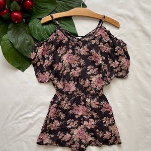 American Eagle Cold Shoulder Romper Black w/Floral Print XXS (Women’s)